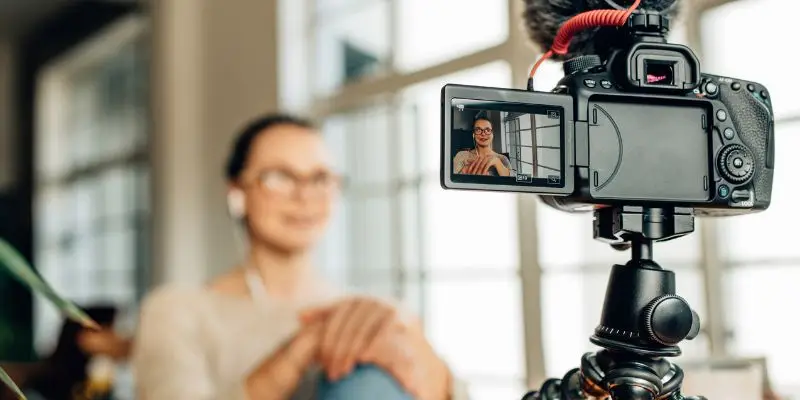 What can online videos do for small businesses